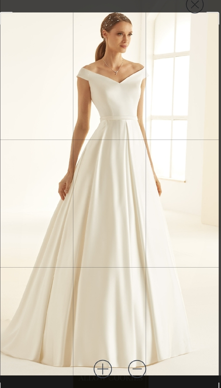 Brudekjolen i silke glat stof 